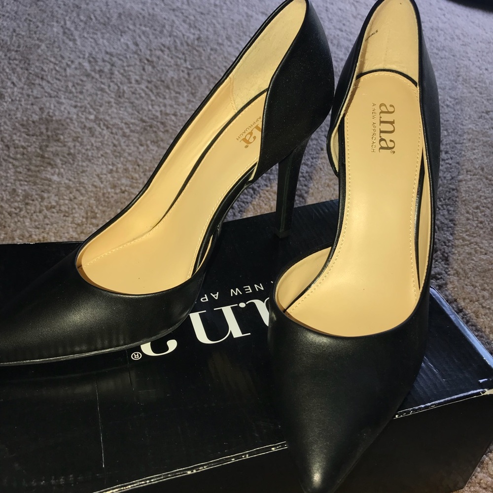A.N.A black dress shoes